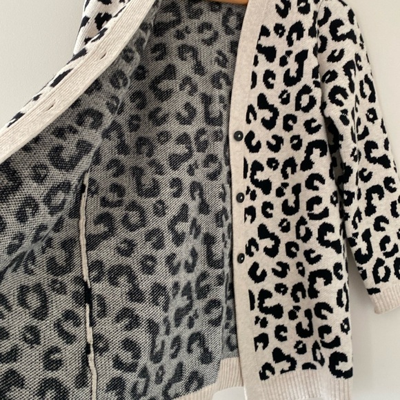 J. Jill Leopard Print Button Up Relaxed Fit Soft Cardigan Sweater Size S - Picture 6 of 14